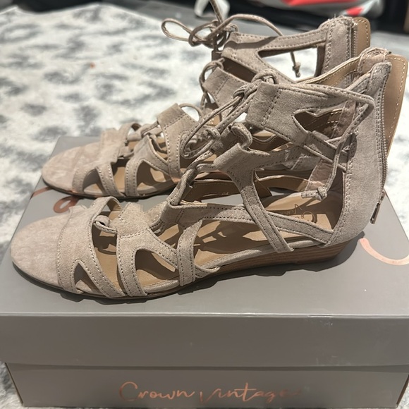 Crown vintage medium taupe sandals - Picture 3 of 4
